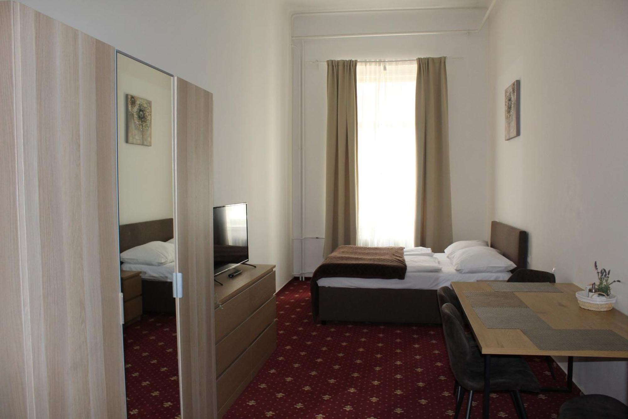 Sokolska Apartment Прага Екстериор снимка