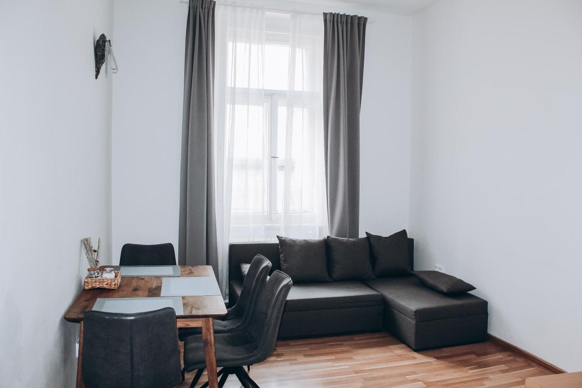 Sokolska Apartment Прага Екстериор снимка