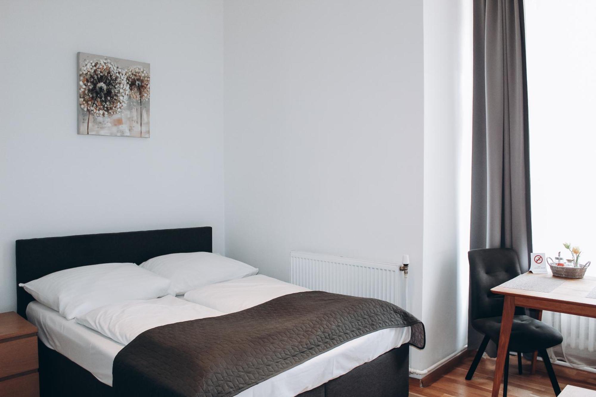 Sokolska Apartment Прага Екстериор снимка
