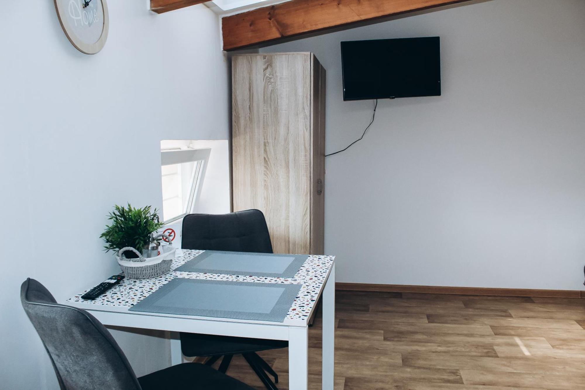 Sokolska Apartment Прага Екстериор снимка