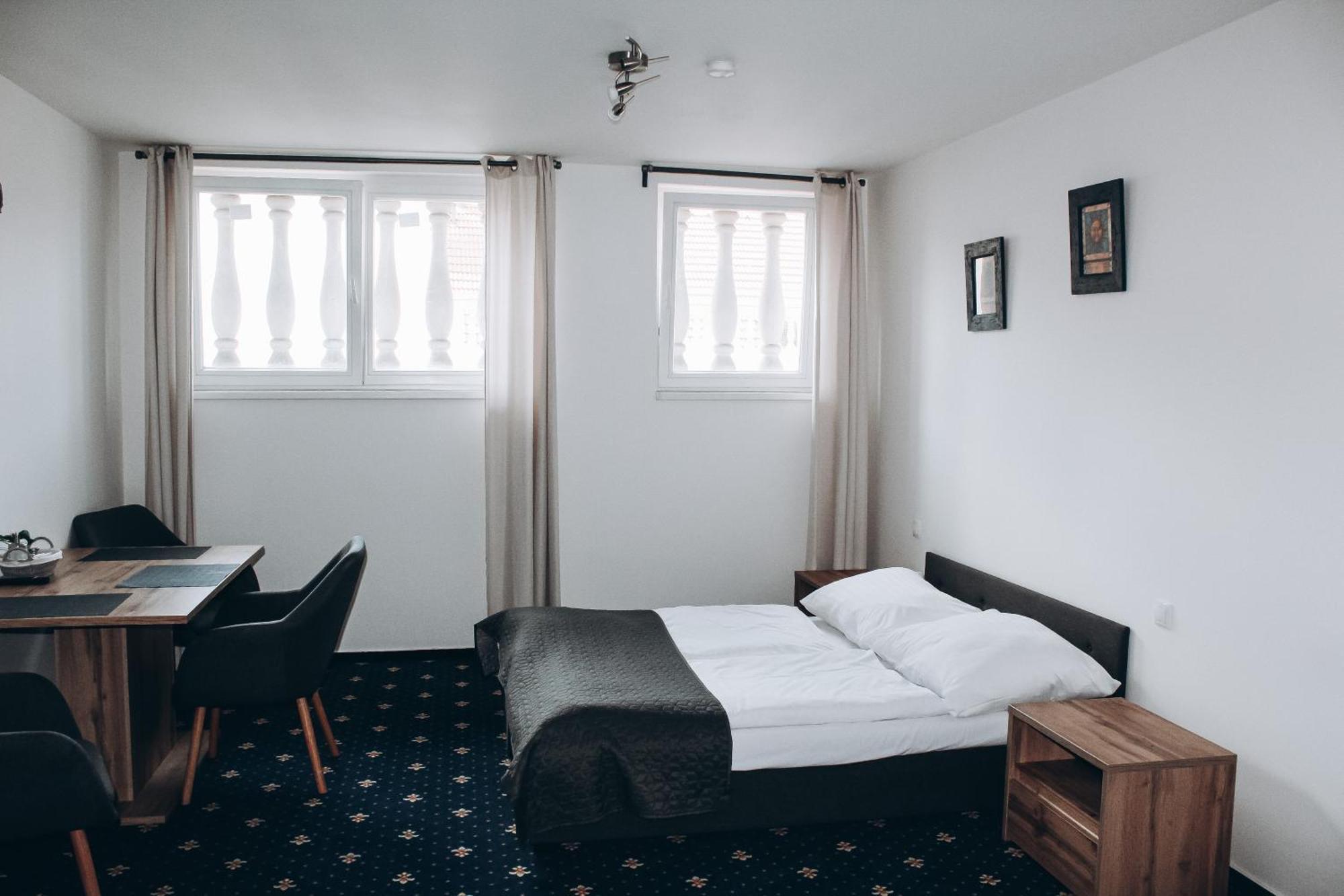 Sokolska Apartment Прага Екстериор снимка