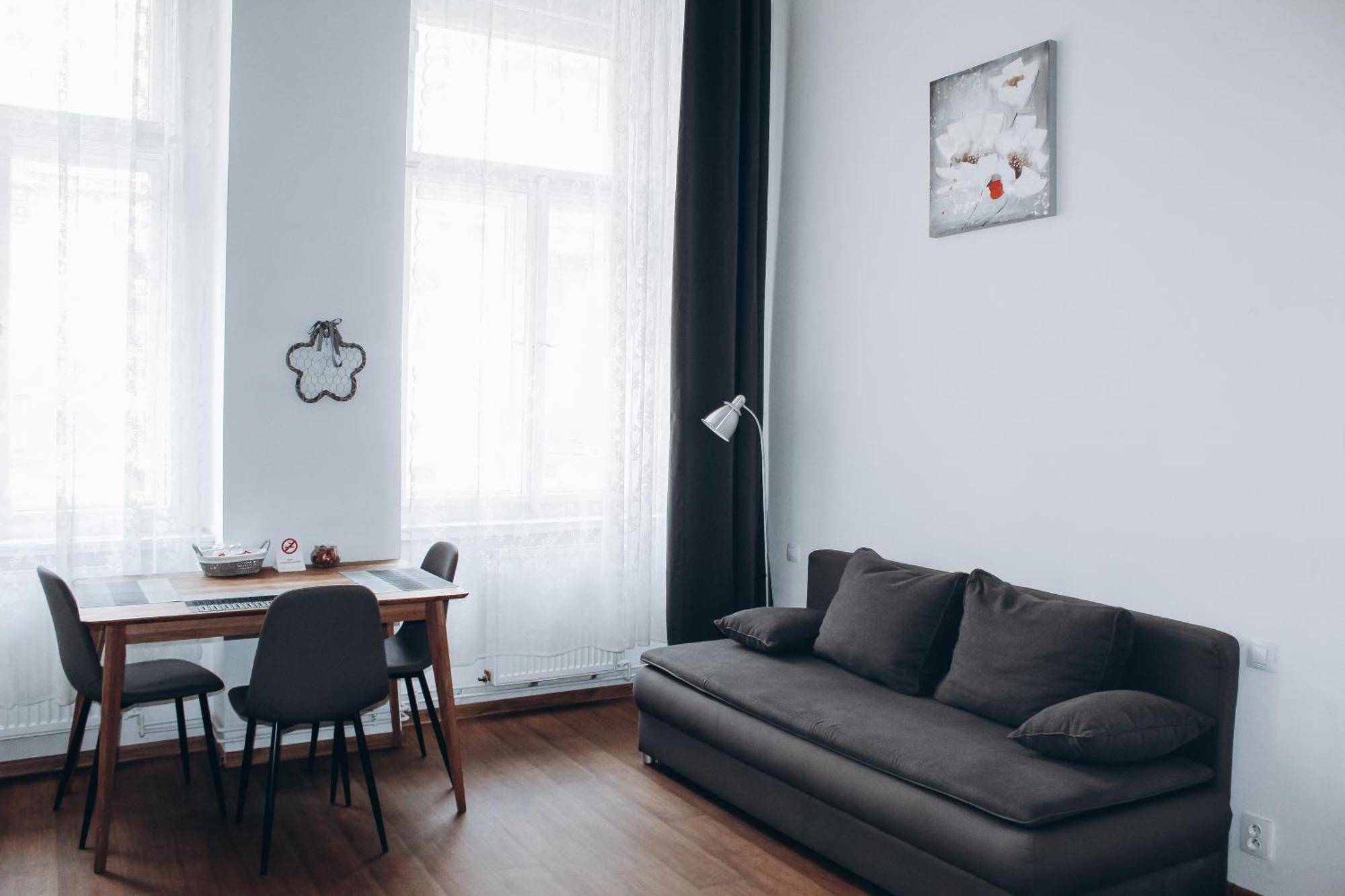 Sokolska Apartment Прага Екстериор снимка